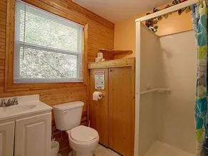 The Maple cottage in Lake O' Lakes - Image 2