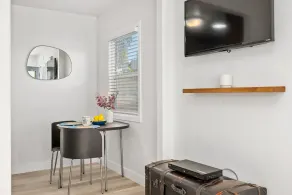 Charming Coastal Cottage with AC, Patio, Parking in Heart of Pacific Beach - Image 5