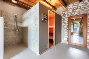 Villa with swimming pool, sauna and indoor pool - Image 4
