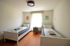 Apartamento 1 no lago.  Vistas deslumbrantes e localização pacífica.  Muito popular - Image 5