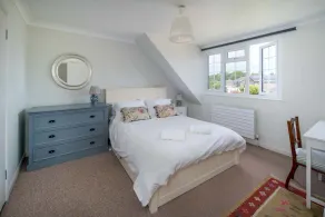 Homely, Elegant 3 bed property in the seaside village of Bembridge - Image 4