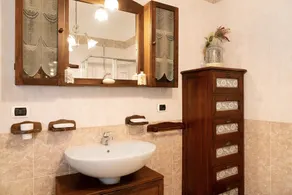 Beautiful \"Iris Apartment,\" in Piedmont, with shared pool, garden and sauna - Image 4