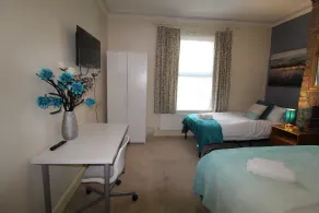 Andover House - Image 5