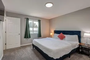 Cozy Family Home with Large Yard near Quincy reservoir - Image 5