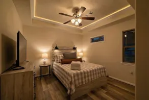 Livingston Landing: Pool, Games & Lake Views - Image 3