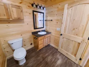 Lake view cabin with all the amenities of the resort and pet friendly - Image 4