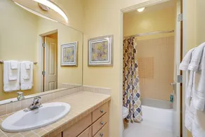 Prime Downtown location, steps to zoo, grocery, Century Rio 14, restaurants - Image 5