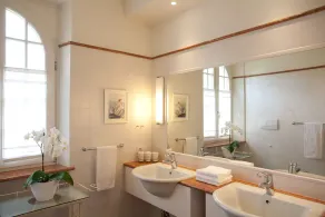 Luxury &  Chic Rental Villa Lake Garda Lazise. Lake view and swimming pool - Image 4
