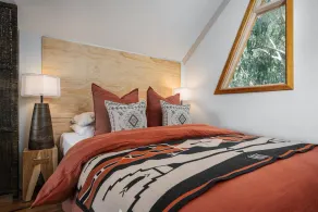 Little Olive Cabin - Image 2