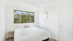 With spectacular views of the estuary and park, this retreat is the perfect tranquil escape - Image 5