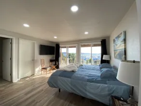 You're on top of Newport Harbor and the world with sights, sounds, food and fun! - Image 3
