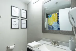 Superb Renovated Suite, Amazing Water View Best Location to Disney and Universal - Image 4
