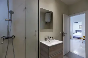 Modern 2-Bedroom Apartment in Downtown Glyfada - Image 3