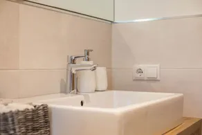 Apartamento confortável \"Chalet Morin\" com vista para a montanha, Wi-Fi e jardim - Image 3