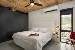 Clear Lake, cabin, hot tub - Image 4
