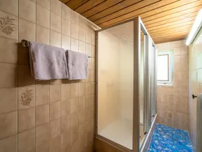 Detached group house with ski storage room - Image 3