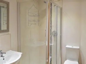 2 bedroom accommodation in Cutthorpe, near Chesterfield - Image 2