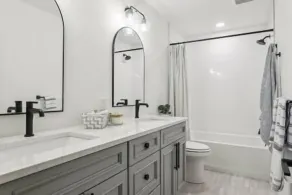 Luxury Hastings Home, Sleeps 18+ - Image 4