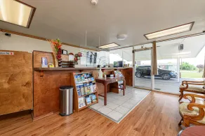 Guest Inn Rogers - Image 3