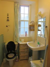 Quirky harbour flat Pittenweem, lovely sea views, near East Neuk golf, beaches - Image 3