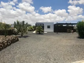 NEU Villa Luna Lajares Zentrum beheizter Pool WiFi 6pers Blick Vulkane 1000m2 - Image 3