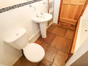 Rum Bush Cottage, DUFTON - Image 5