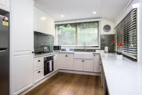 Camellia Cottage - In the heart of picturesque Olinda (only 45 min from Melbourne CBD) is this little hideaway. - Image 5