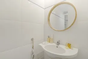 Sweett | Monumental - Three Bedroom Apartment, Sleeps 6 - Image 4