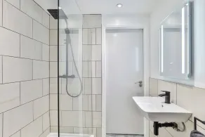 ★Hidden Gem★4 Bed Cosy Home ✔Top Location✔ - Image 2