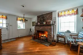 Cheerful 8-Bedroom, 6-Bath Historic Mansion in Derby City – Ideal Vacation Home! - Image 3