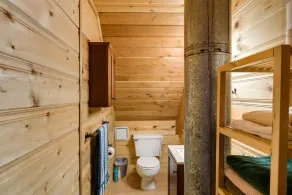 Leavenworth cabin for maximum 4 people, with treehouse gazebo hot tub. - Image 5