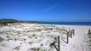 Lejlighed med gårdsplads og fælles pool, 500 m fra vidunderlig hvid sandstrand - Image 4