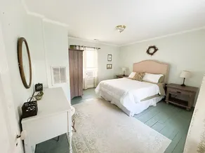 Sweet Victorian Beach Cottage - Image 5