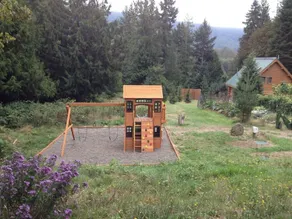 Hand-Scribed Log Home Pet-friendly, Hot Tub, AC, WIFI, Seasonal River Access - Image 2