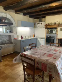 Country house near Cabreret - Image 4