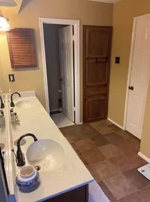 Clean, Comfortable Stress Relief house in Austin - Image 4