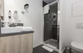 Studio Proche de la Sarthe, Wi-Fi GRATUIT + Accès Hammam - Image 3