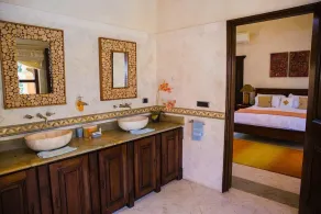 Extravagant beachfront mansion in Flamingo - second to none - Image 4