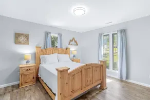 Relaxing, family friendly lodge by the lake. - Image 4