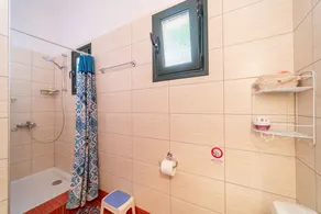 Holiday Home 'Villa Marina' with Private Terrace, Wi-Fi and Air Conditioning - Image 3