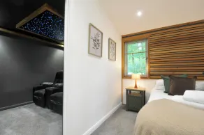 24 MEADOW RETREAT, pet friendly, luxury holiday cottage in Dobwalls - Image 5
