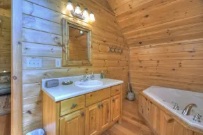 Papa Bear Lodge - Image 4