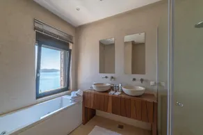Seafront Villa with a heated pool   Unique location - Image 4