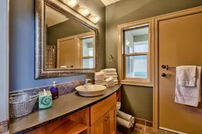 Vacation home with lots of amenities and convenient location to ski runs nearby - Image 5