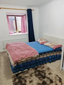 Nice flat with free parking and free wifi. Close to town centre  - Image 3