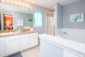 Luxury 5 bed 4 bath SW facing pool with conservation and lake view - Image 3