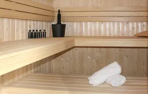 De Singelier is an 8 person wellness water villa - Image 2