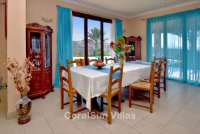 ELITE INCRÍVEL VILLA DE LUXO, ginásio, sala de jogos, piscina enorme com jacuzzi, acomoda 14 - Image 2