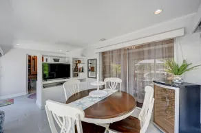 Walk to beach & Waterfront Hideaway  - Image 4