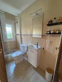 Semi-detached house in a quiet area - Image 2